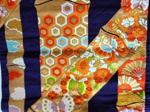 lot 103 image: Vibrant Colored Table Runner