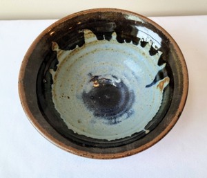 lot 125 image: Pretty Pottery Bowl