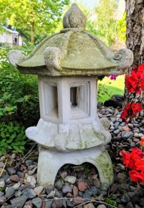 lot 137 image: Cement Garden Pagoda