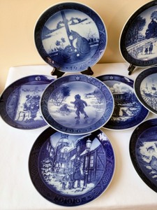 lot 203 image: Royal Copenhagen Collectible Plates