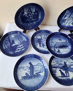 lot 204 image: Royal Copenhagen Collectible Plates