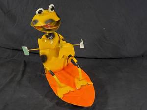 New Handmade Recycled Metal Frog Kayaking  Paddleboarding  Etc