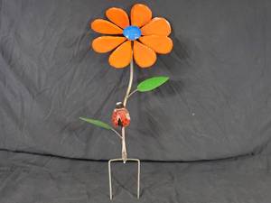 New Handmade Recycled Metal Garden Art Wind Spinner Flower with Ladbug Stake