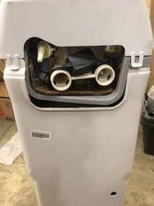 lot 40 image: GE grain water softener - damaged -see pictures