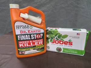 lot 18 image: DR. EARTH FINAL STOP WEED AND GRASS KILLER  FERTILIZER SPIKES