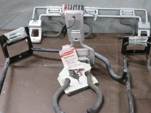 lot 41 image: 7 NEW RUBBERMAID FAST TRACK SYSTEM HOOKS.