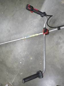 lot 8 image: JONSERED CC2128 BRUSH CUTTER