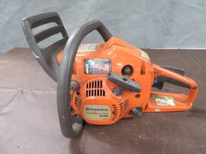 lot 14 image: HUSQVARNA e SERIES 240 CHAINSAW, NO BLADE