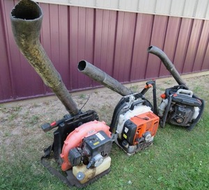 lot 16 image: 3 BACK PACK BLOWERS