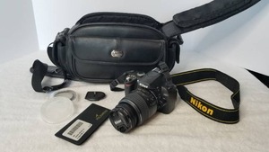 Nikon D40 6.1 MP Digital SLR Camera