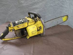 lot 62 image: VINTAGE McCULLOCH CHAINSAW