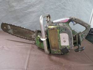 lot 64 image: VINTAGE McCULLOCH SUPER 33 CHAINSAW