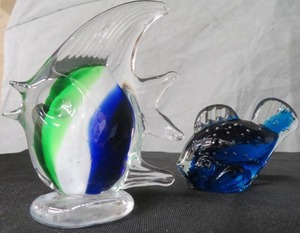 lot 80 image: GLASS PAPER WEIGHTS