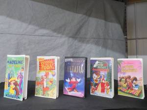 lot 84 image: 5 DISNEY CARTOON VHS MOVIES