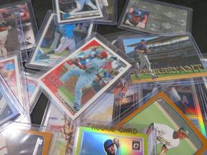 lot 95 image: BASEBALL CARDS