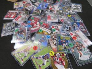 lot 71 image: TRADING CARDS