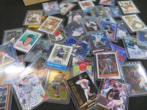 lot 76 image: TRADING CARDS