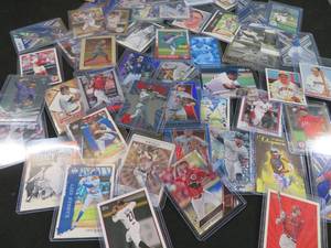 lot 77 image: TRADING CARDS