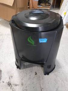 lot 41 image: 82 gal. Enviro World Compost Bin
