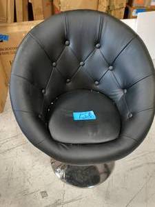 lot 138 image: BLACK SWIVAL CHAIR