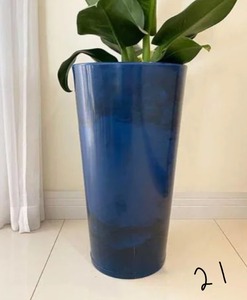 lot 21 image: FLORIDIS Genebra Large Blue Marble Effect Resin Planter Bowl