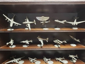 lot 71 image: Franklin Mint Aviation Set