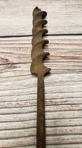 lot 90 image: Antique Hand Drill