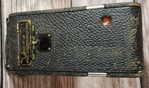 lot 7 image: Old Kodak Camera