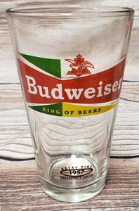 lot 14 image: 4 Budweiser King of Beer Glasses