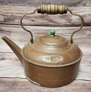 lot 21 image: Old Tea Pots Coffee Pot