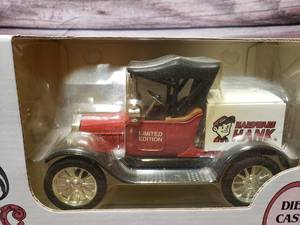lot 34 image: ERTL Die Cast Delivery Car Bank