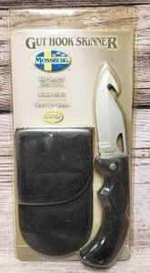 lot 35 image: Skinner Knife & 2 Multi Tool Knives