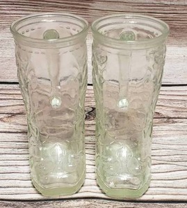 lot 10 image: Old Glass Cowboy Boots Mugs