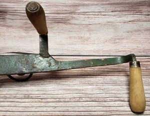 lot 138 image: Antique Hay Knife