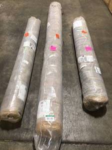 lot 7 image: Lot of 3 assorted rugs see all pictures and description