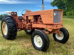 lot 6 image: Allis-Chalmers 170 Wide-Front Tractor