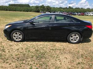 lot 1 image: 2013 Hyundai Sonata GLS