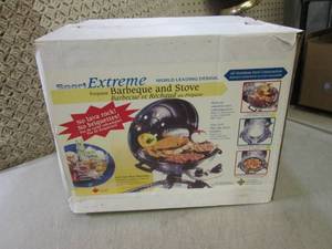 lot 32 image: (D-2) Sport Extreme Propane Barbequ...