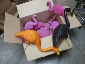 lot 33 image: (A-4T) Flamingo Etc Yard Stakes Dec...
