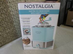 lot 52 image: (F-2) Nostalgia Electric Ice Cream ...