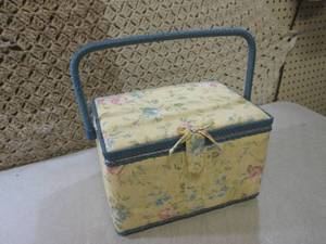 lot 107 image: (F-0) Sewing Box with Assorted Thre...