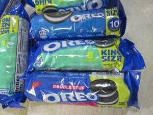 lot 136 image: (B-1) 20 Packs of Assorted Oreo Coo...