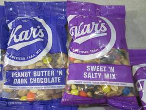 lot 141 image: (B-2) 9 Bags of Trail Mix 2 Varieti...