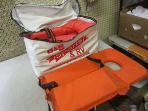 lot 163 image: (D-3T) 4 Life Jackets with Storage ...