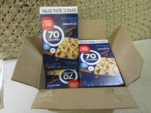 lot 231 image: (B-3) Case of Fiber One Cinnamon Co...