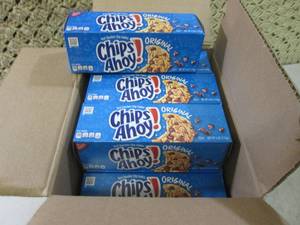 lot 253 image: (C-1) Case of 12 Boxes Chips Ahoy O...