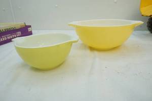 Pyrex bowls