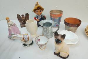 Figurines, potters