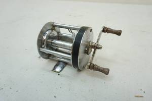 Vintage fishing reel