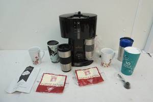 Gevilas coffee maker, Starbucks cups